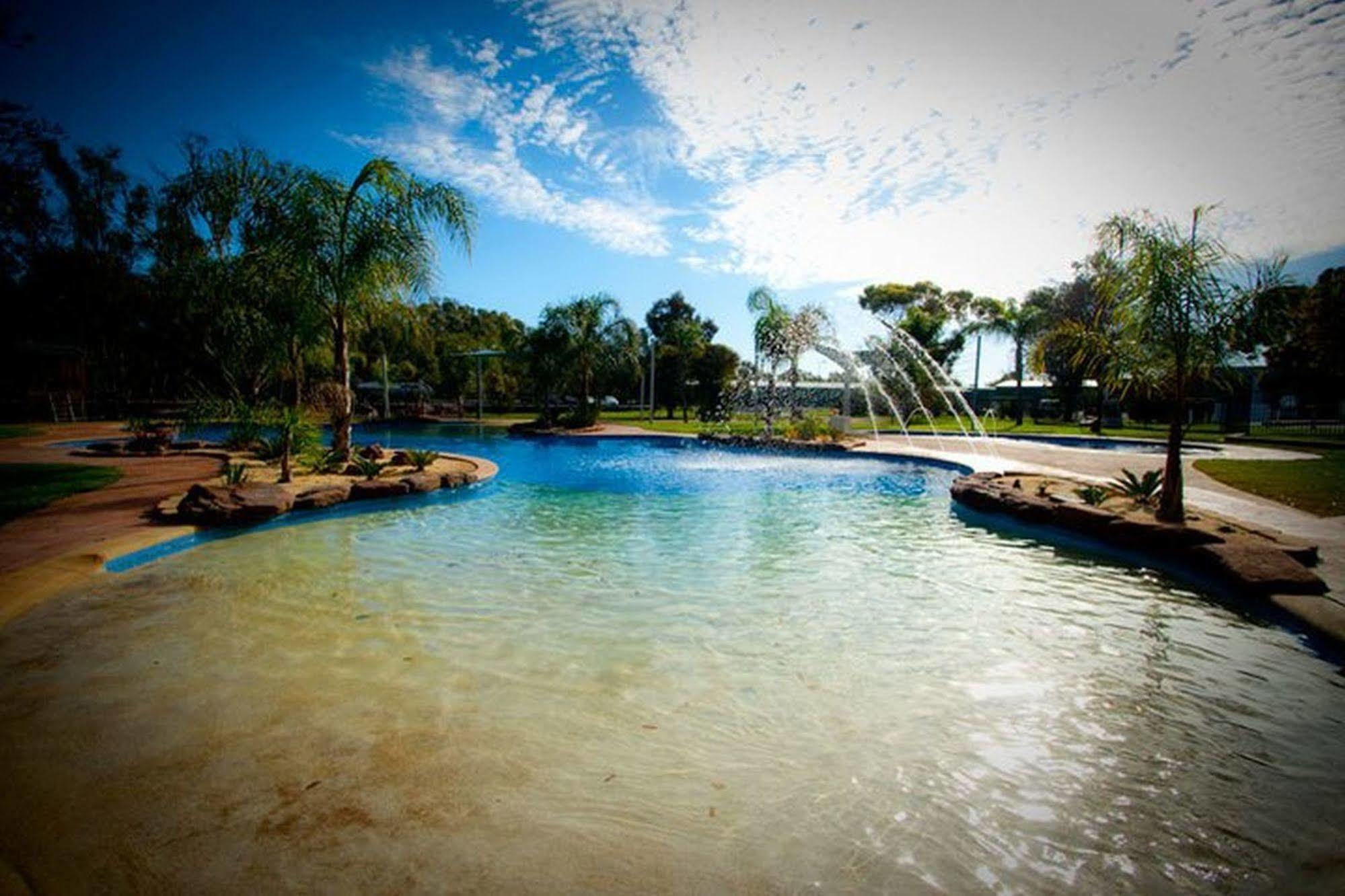 Tasman Holiday Parks - Merool On The Murray Echuca Exteriör bild